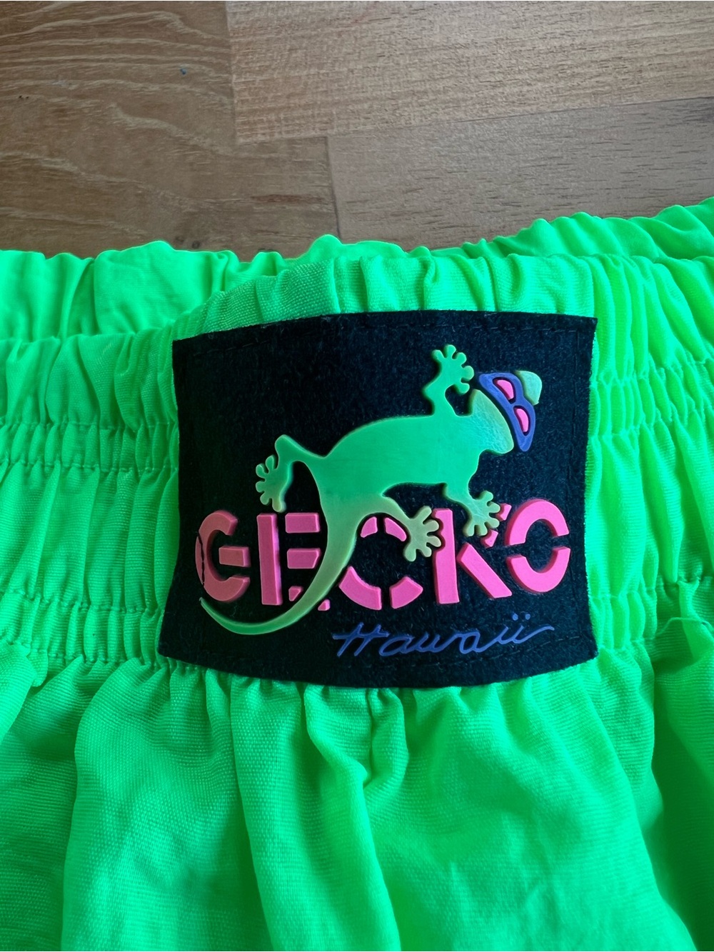 Vintage Gecko Hawaii Neon Green pants with Pink Logo